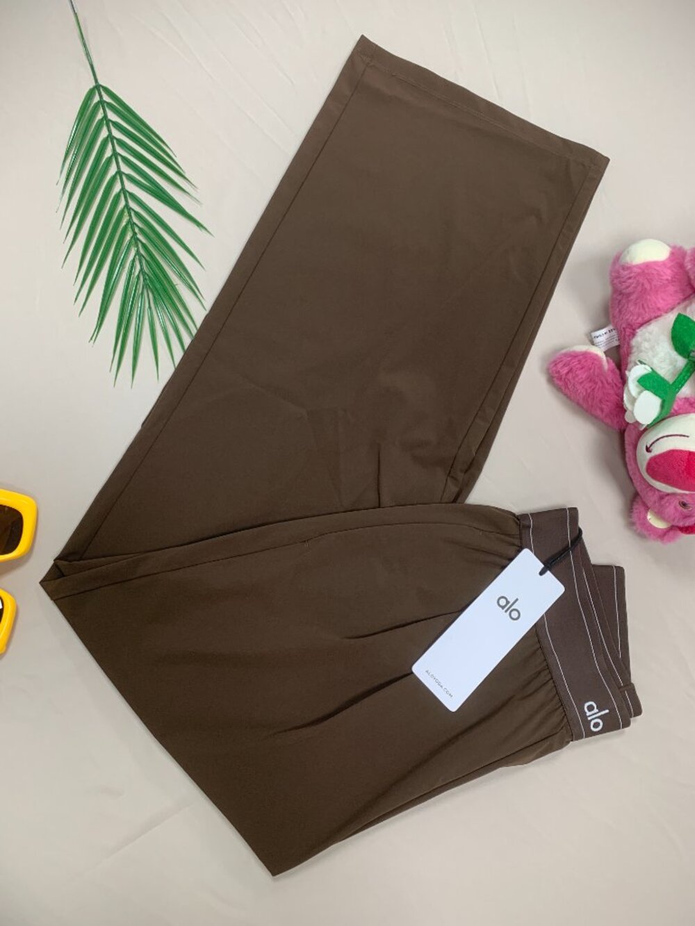 NWT Espresso ALO Yoga Studio Style Suit Up Pants👜Relaxed Regular 30" Inseam - Picture 5 of 11